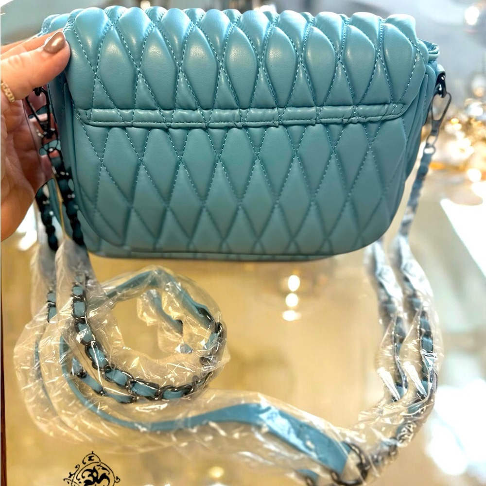 Badgley Mischka vegan leather tiffany blue quilted messenger bag - Picture 4 of 11